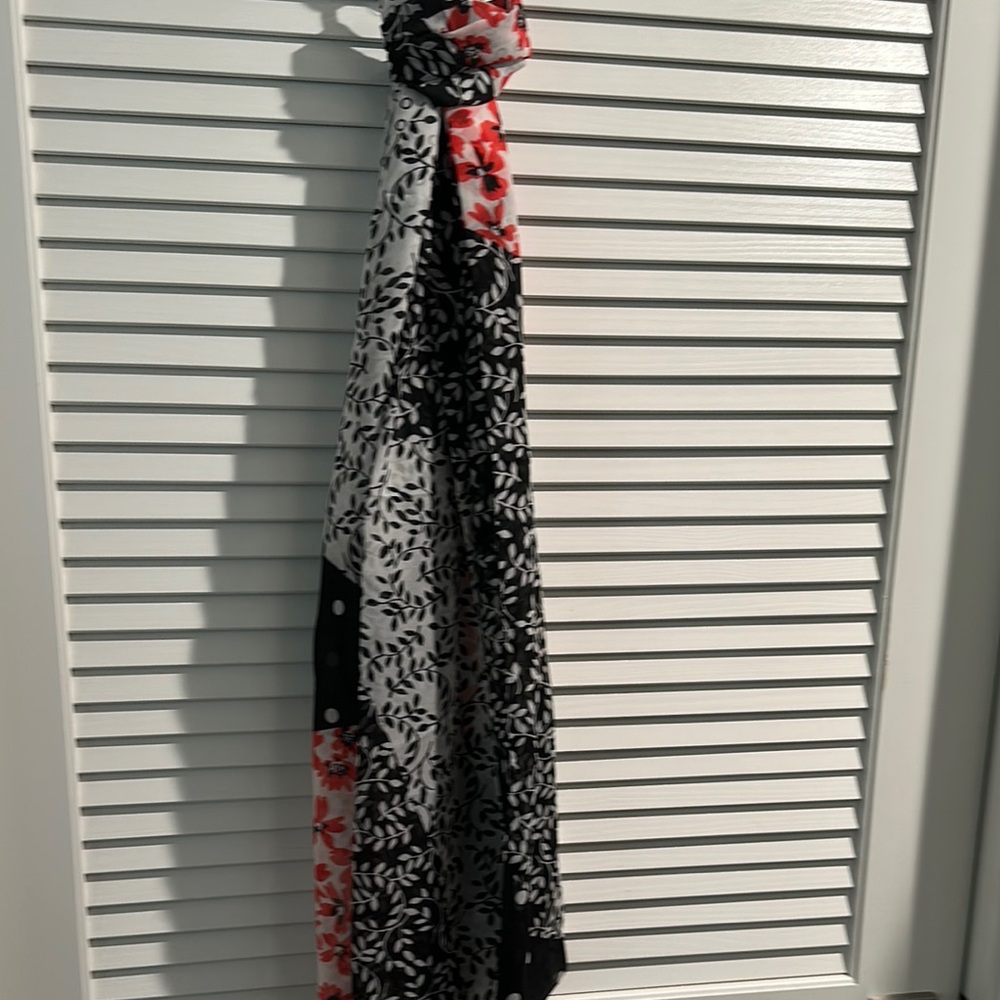 Calvin Klein Long Scarf in Floral Black, White and Pink flowers. Size 6’x 2’.